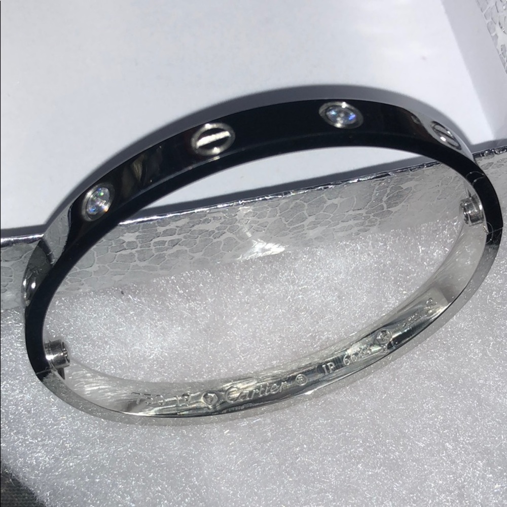 Silver screw on love bracelet size 17,19